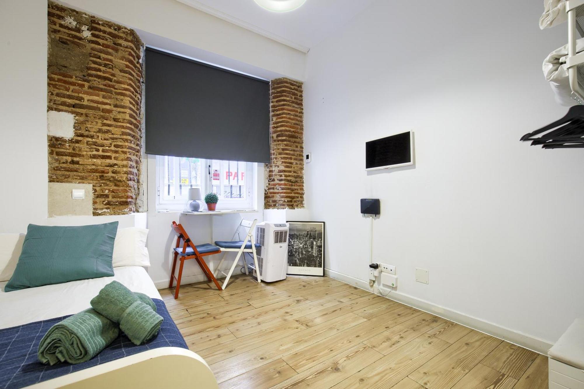Intimo Estudio En Madrid, Centro, 2Pax, Wifi & Tv Экстерьер фото